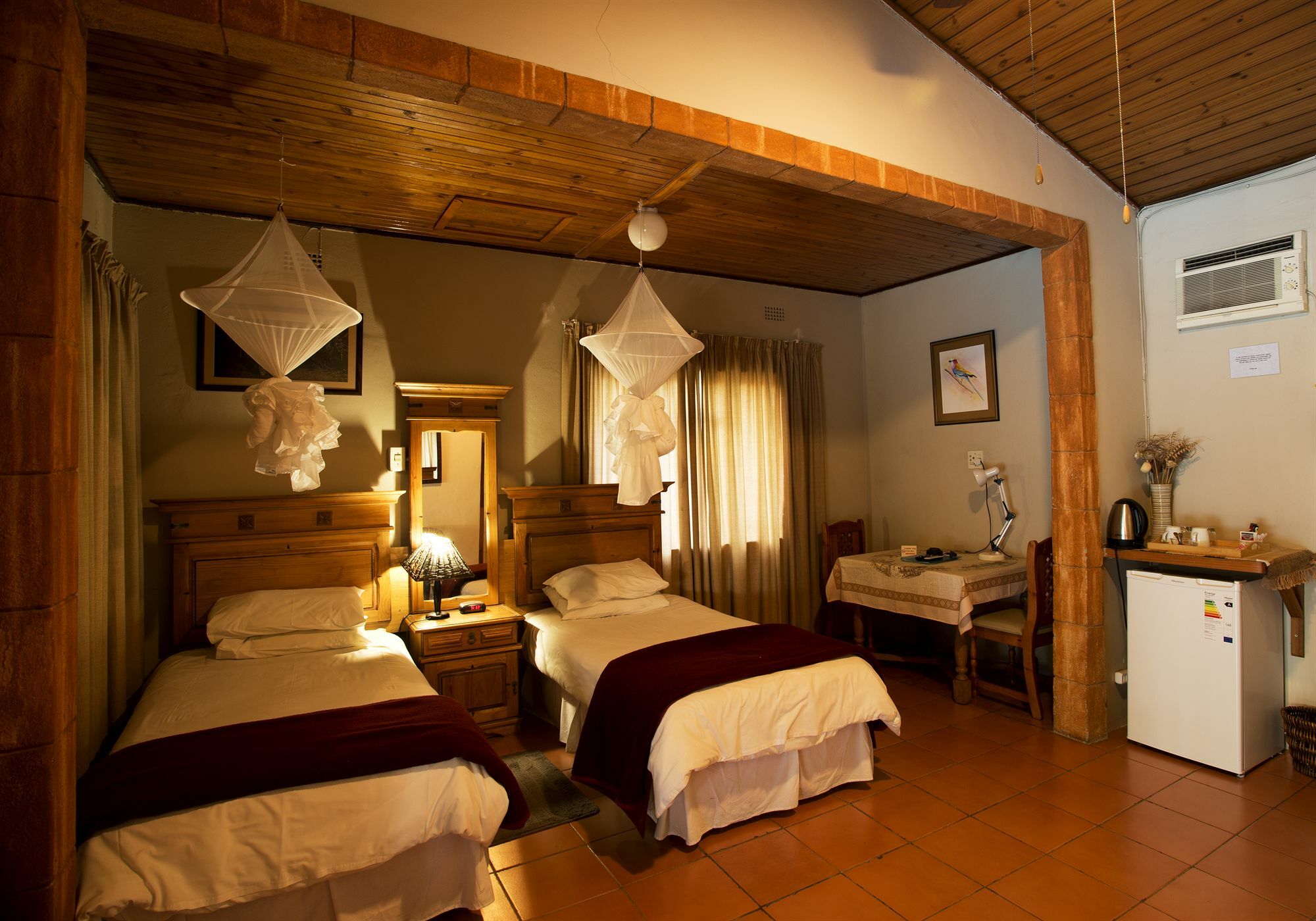 Sunbird Lodge 팔라보르와 외부 사진